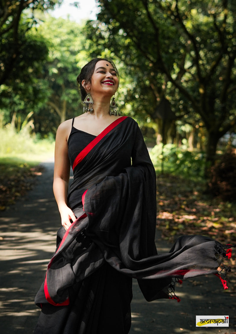 Jannat Zubair Rahmani turns desi girl, flaunts curvaceous midriff in black  designer saree